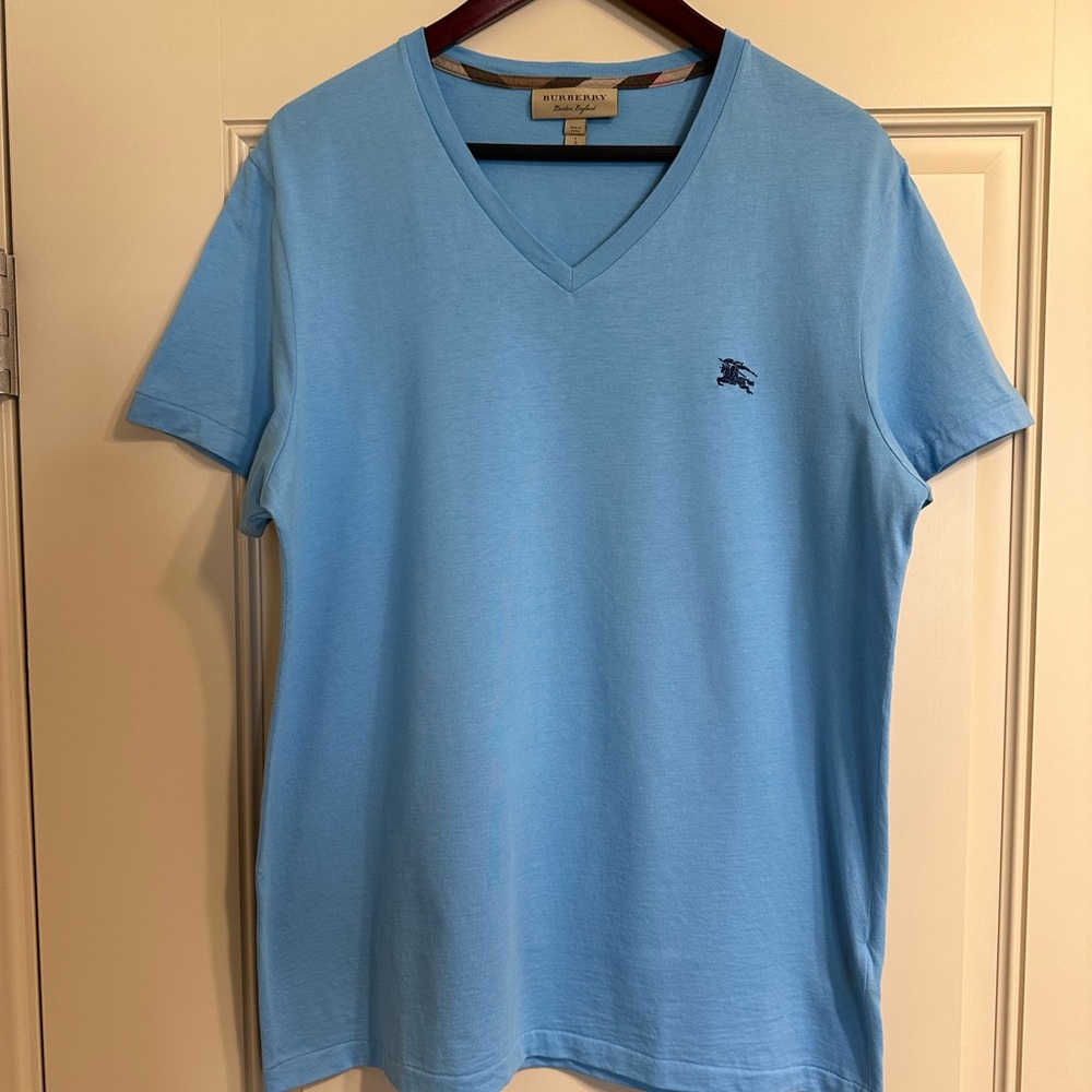 Burberry men’s L shirt new without tags.